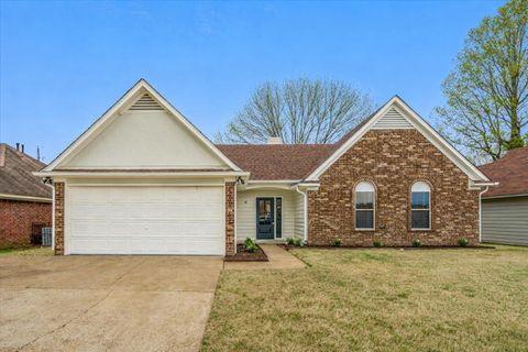 Photo of 5287 SHADY RIDGE DR, Memphis, TN 38141 (MLS # 10218492)