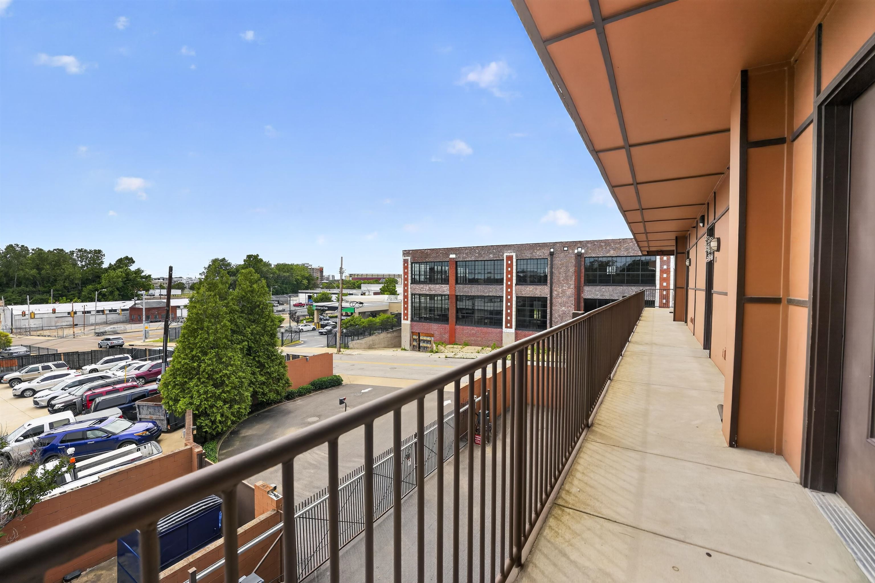 437 MONROE AVE 111