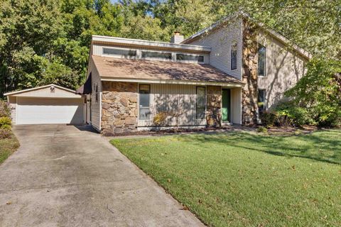 Photo of 8130 SHALLOW GLEN TRL, Memphis, TN 38016 (MLS # 10208190)
