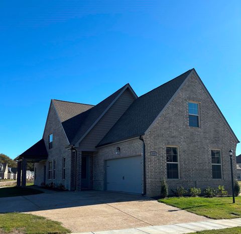 Photo of 580 ROSALIE WOODS DR, Cordova, TN 38018 (MLS # 10212216)