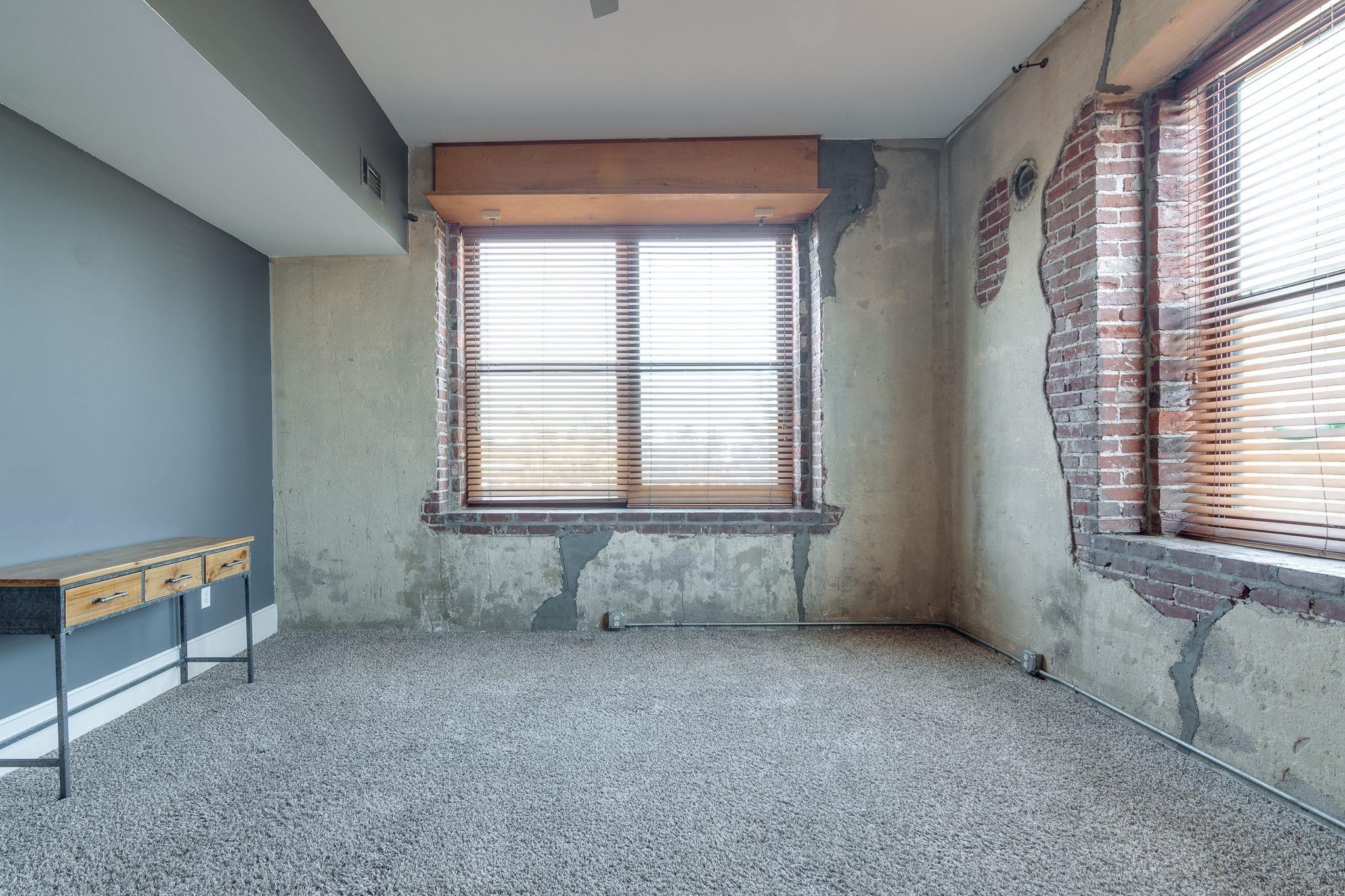 Memphis, Tennessee 38103, United States, 2 Bedrooms Bedrooms, ,2 BathroomsBathrooms,Residential,Pending,6332