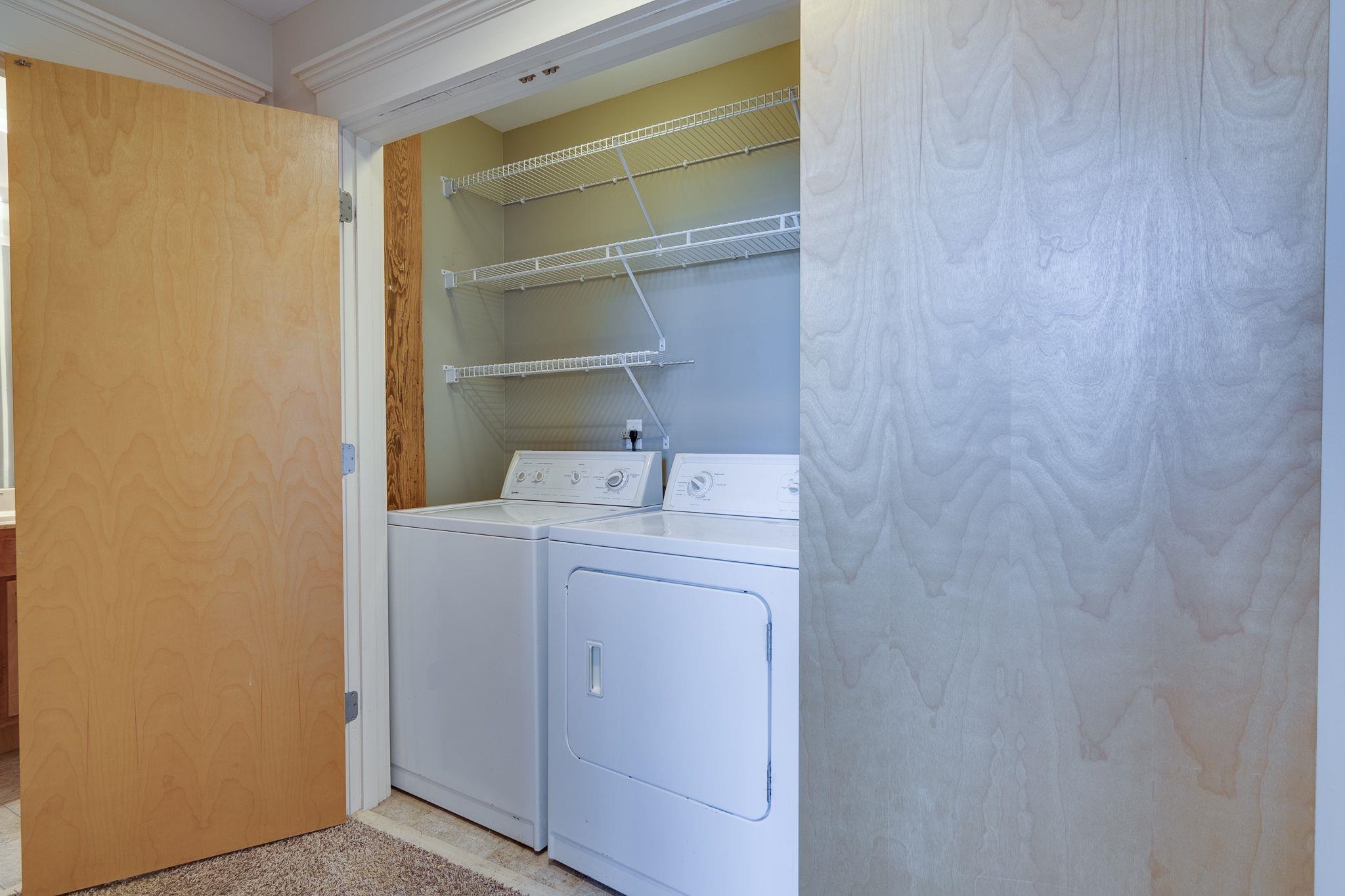 Memphis, Tennessee 38103, United States, 2 Bedrooms Bedrooms, ,2 BathroomsBathrooms,Residential,Pending,6332