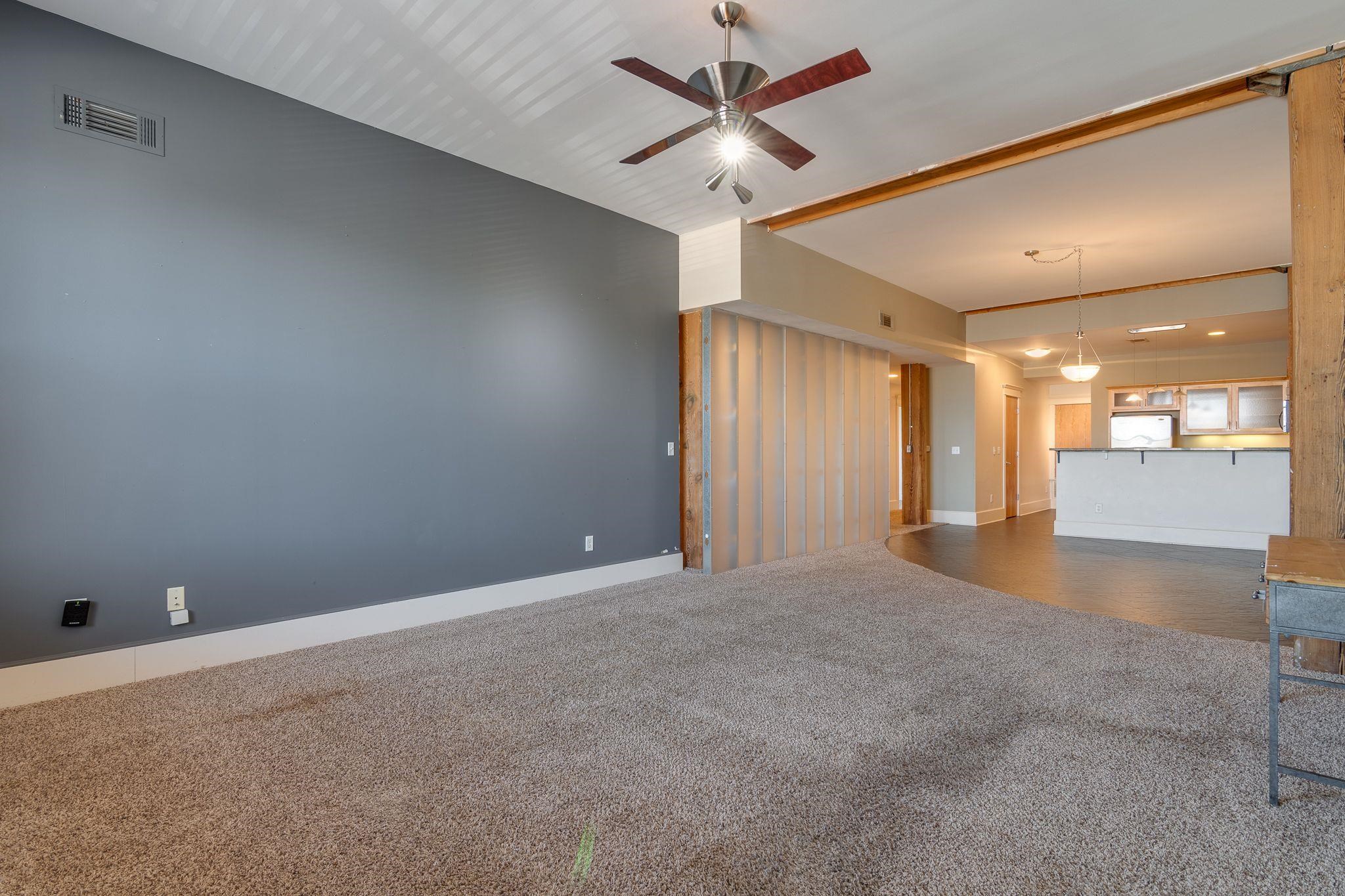 Memphis, Tennessee 38103, United States, 2 Bedrooms Bedrooms, ,2 BathroomsBathrooms,Residential,Pending,6332