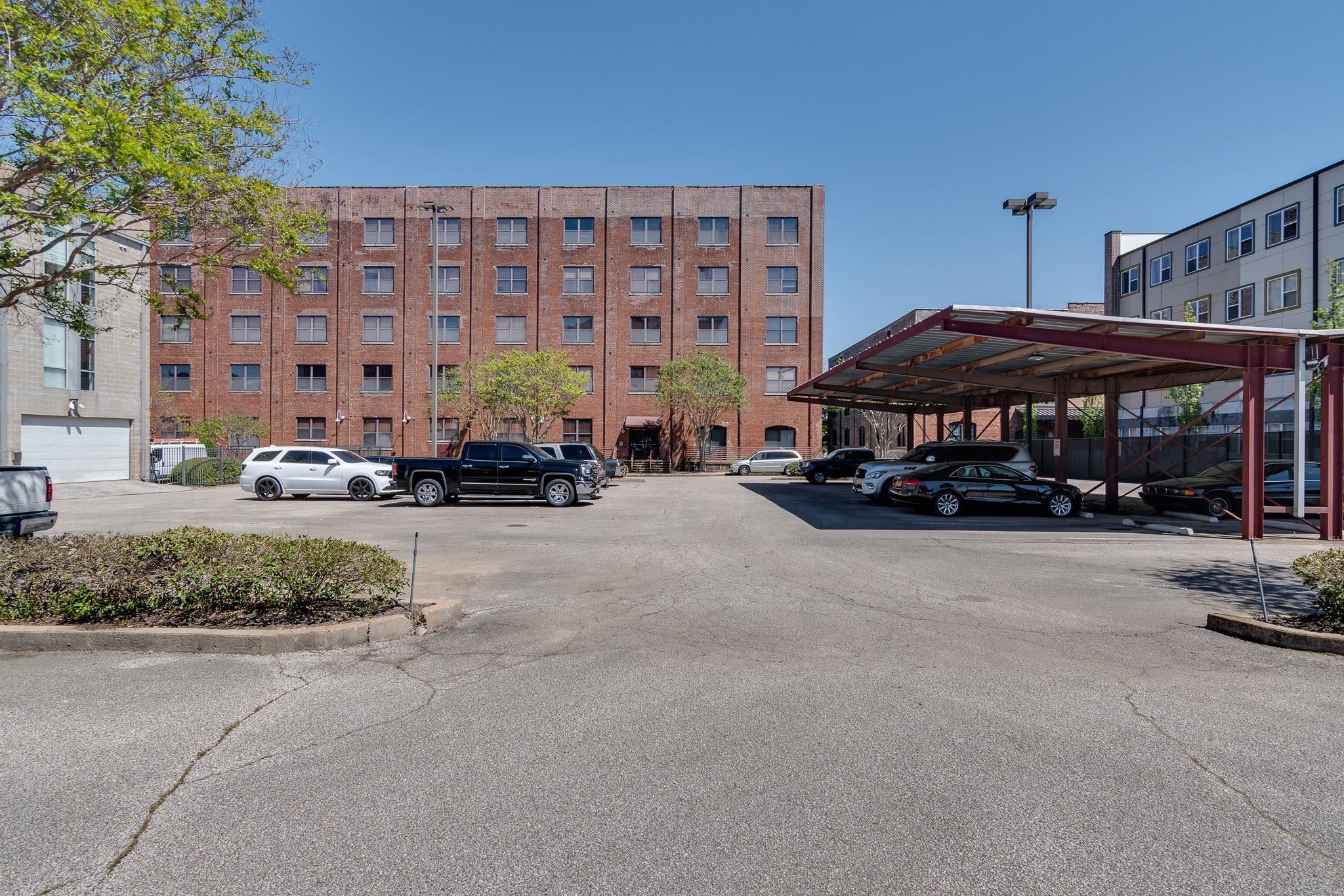 Memphis, Tennessee 38103, United States, 2 Bedrooms Bedrooms, ,2 BathroomsBathrooms,Residential,Pending,6332