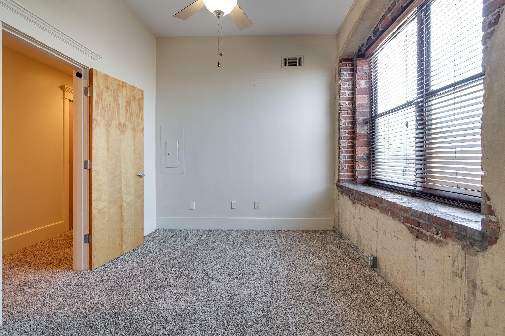 Memphis, Tennessee 38103, United States, 2 Bedrooms Bedrooms, ,2 BathroomsBathrooms,Residential,Pending,6332