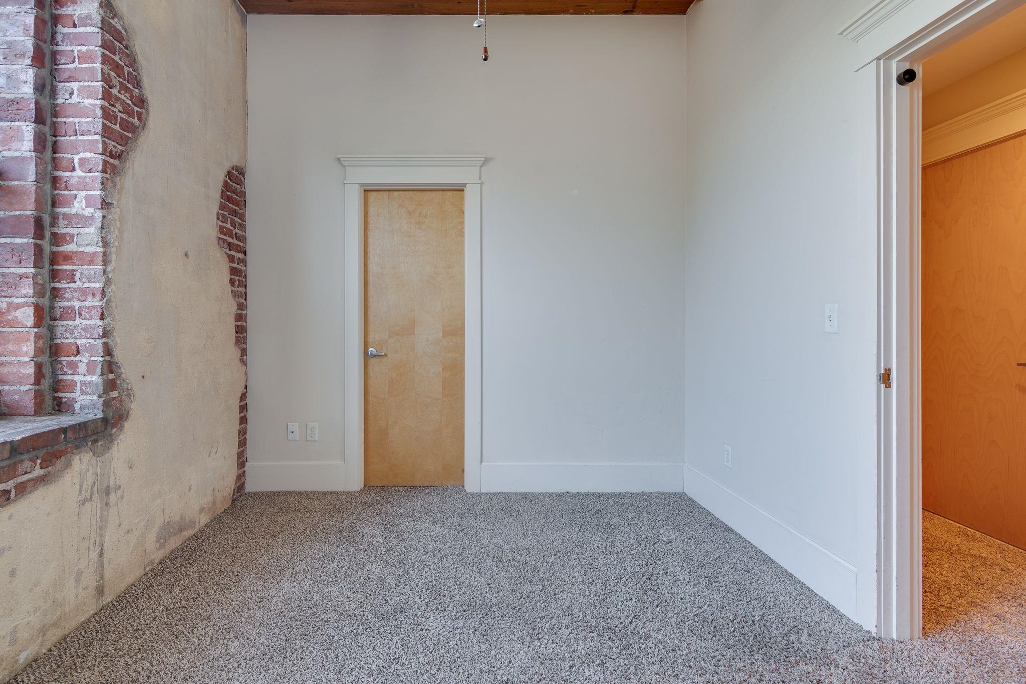 Memphis, Tennessee 38103, United States, 2 Bedrooms Bedrooms, ,2 BathroomsBathrooms,Residential,Pending,6332