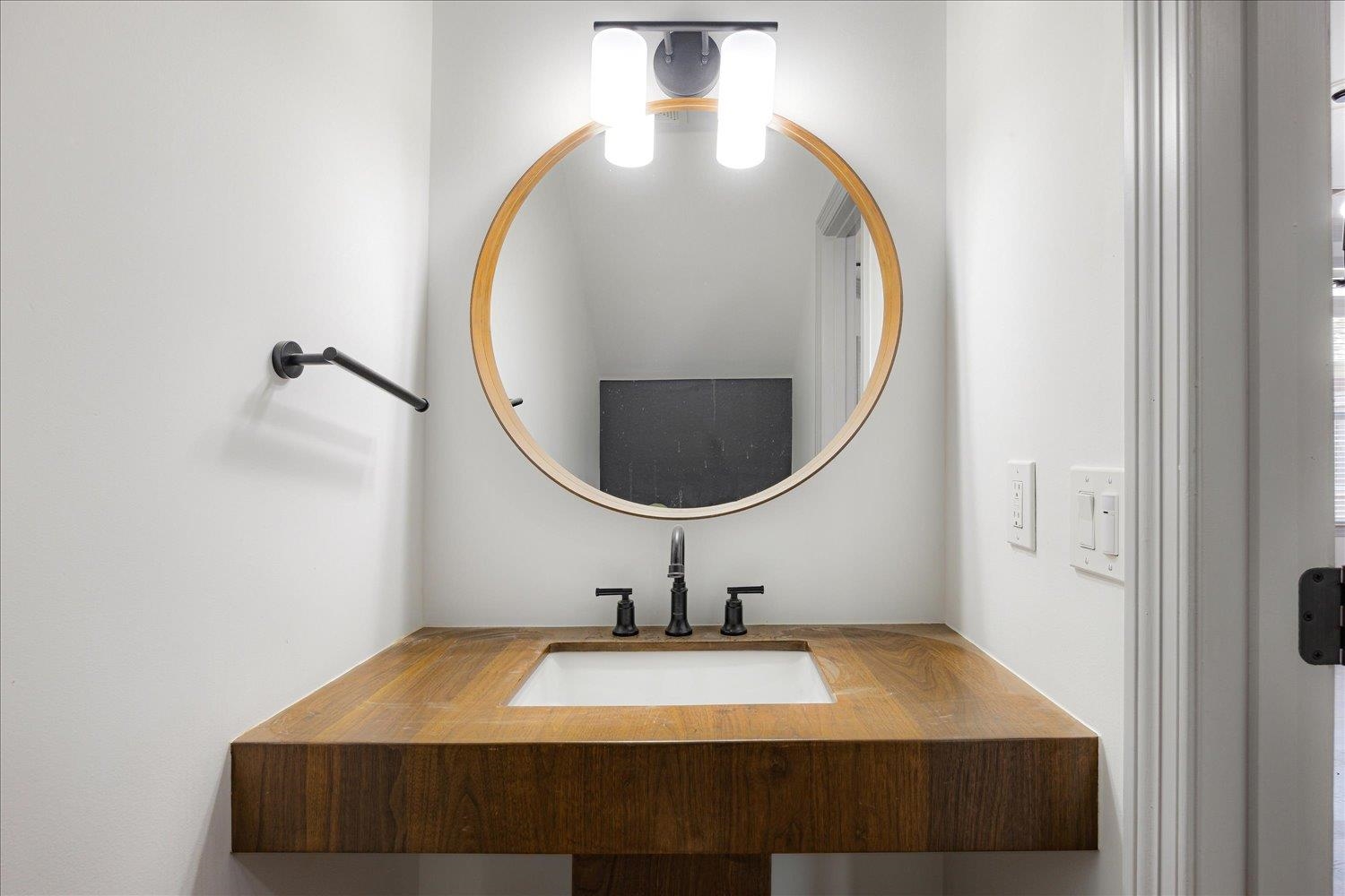 Memphis, Tennessee 38103, United States, 2 Bedrooms Bedrooms, ,3 BathroomsBathrooms,Residential,Active,137673