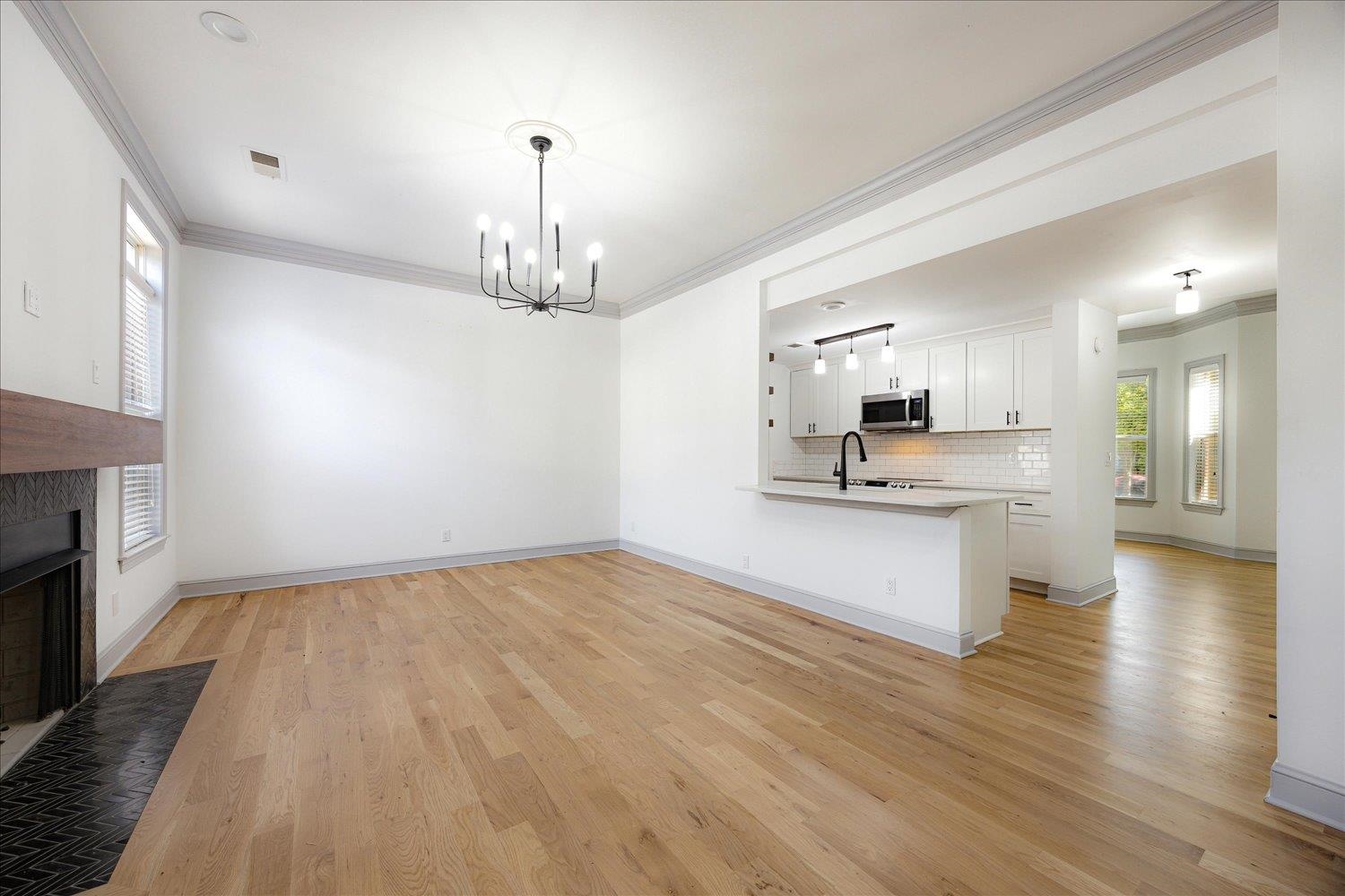 Memphis, Tennessee 38103, United States, 2 Bedrooms Bedrooms, ,3 BathroomsBathrooms,Residential,Active,137673