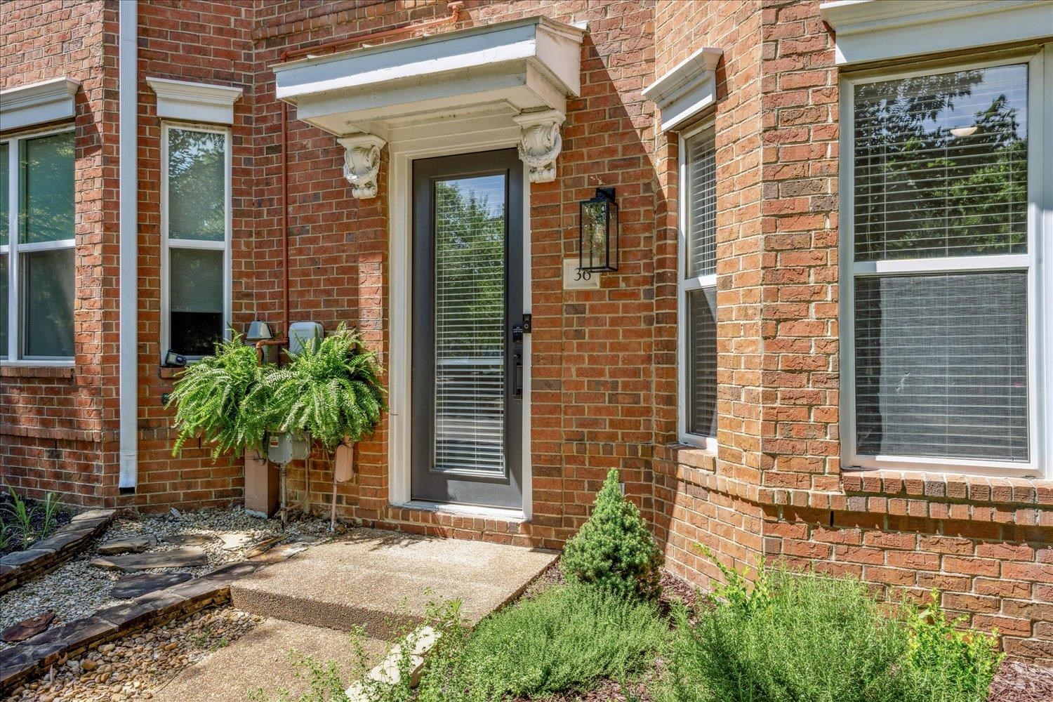 Memphis, Tennessee 38103, United States, 2 Bedrooms Bedrooms, ,3 BathroomsBathrooms,Residential,Active,137673