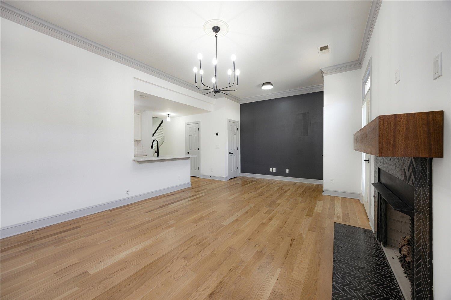 Memphis, Tennessee 38103, United States, 2 Bedrooms Bedrooms, ,3 BathroomsBathrooms,Residential,Active,137673