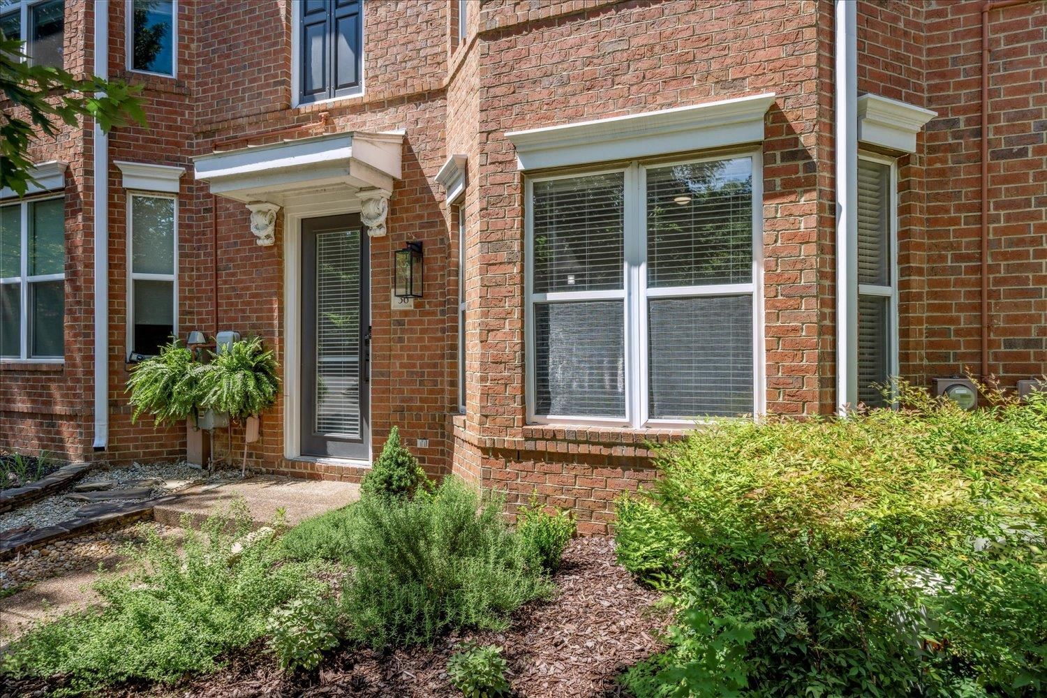 Memphis, Tennessee 38103, United States, 2 Bedrooms Bedrooms, ,3 BathroomsBathrooms,Residential,Active,137673