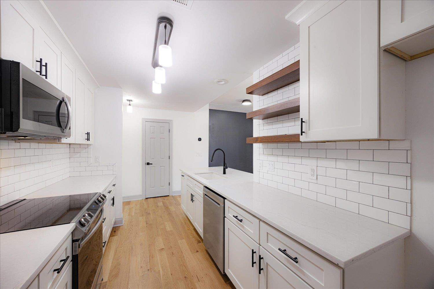 Memphis, Tennessee 38103, United States, 2 Bedrooms Bedrooms, ,3 BathroomsBathrooms,Residential,Active,137673