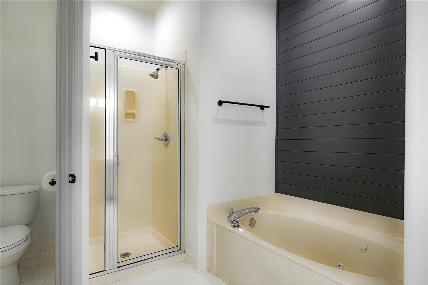 Memphis, Tennessee 38103, United States, 2 Bedrooms Bedrooms, ,3 BathroomsBathrooms,Residential,Active,137673