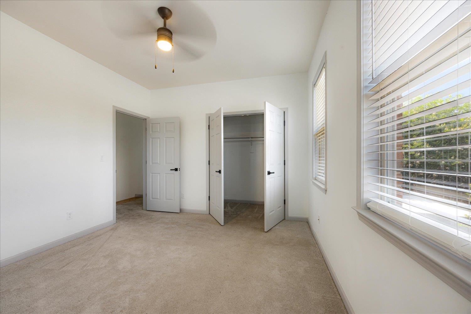 Memphis, Tennessee 38103, United States, 2 Bedrooms Bedrooms, ,3 BathroomsBathrooms,Residential,Active,137673