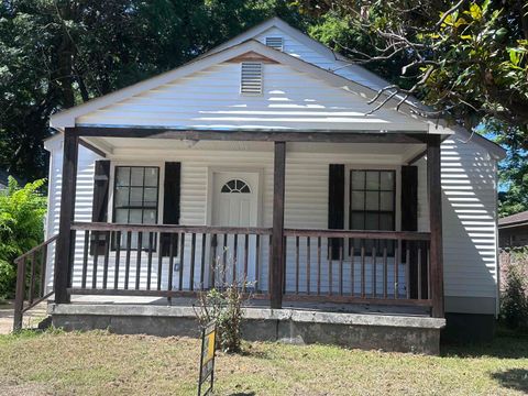 Photo of 2498 VANDALE AVE, Memphis, TN 38108 (MLS # 10216473)