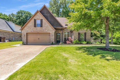Photo of 3261 RICHLAND VIEW LN, Bartlett, TN 38133 (MLS # 10219990)