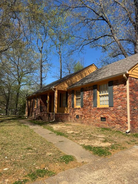 Photo of 2951 BANNOCKBURN RD, Memphis, TN 38128 (MLS # 10220273)