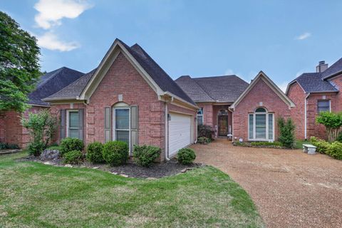 Photo of 1037 MIRROR LAKE DR, Cordova, TN 38018 (MLS # 10220182)