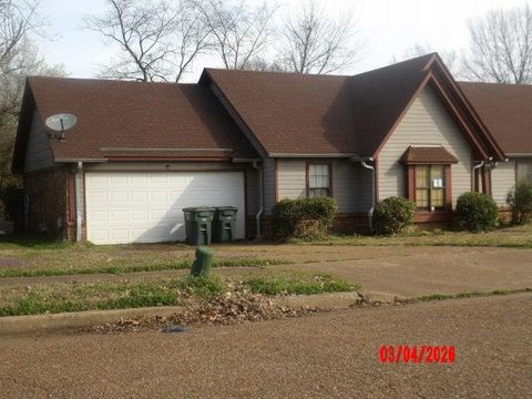 Photo of 6732 HENREDON DR, Memphis, TN 38141 (MLS # 10216888)