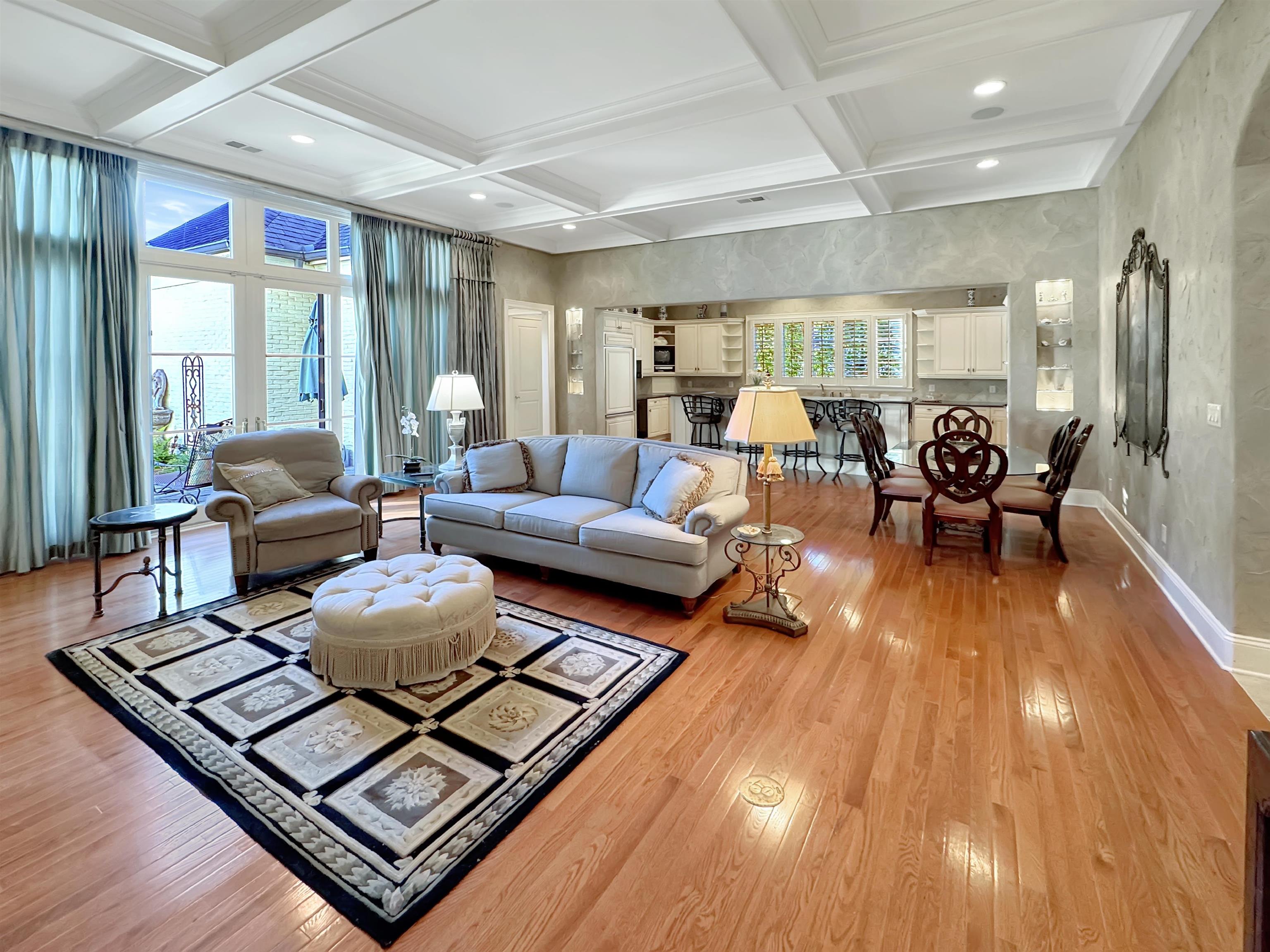 Germantown, Tennessee 38138, United States, 4 Bedrooms Bedrooms, ,5 BathroomsBathrooms,Residential,Pending,26696