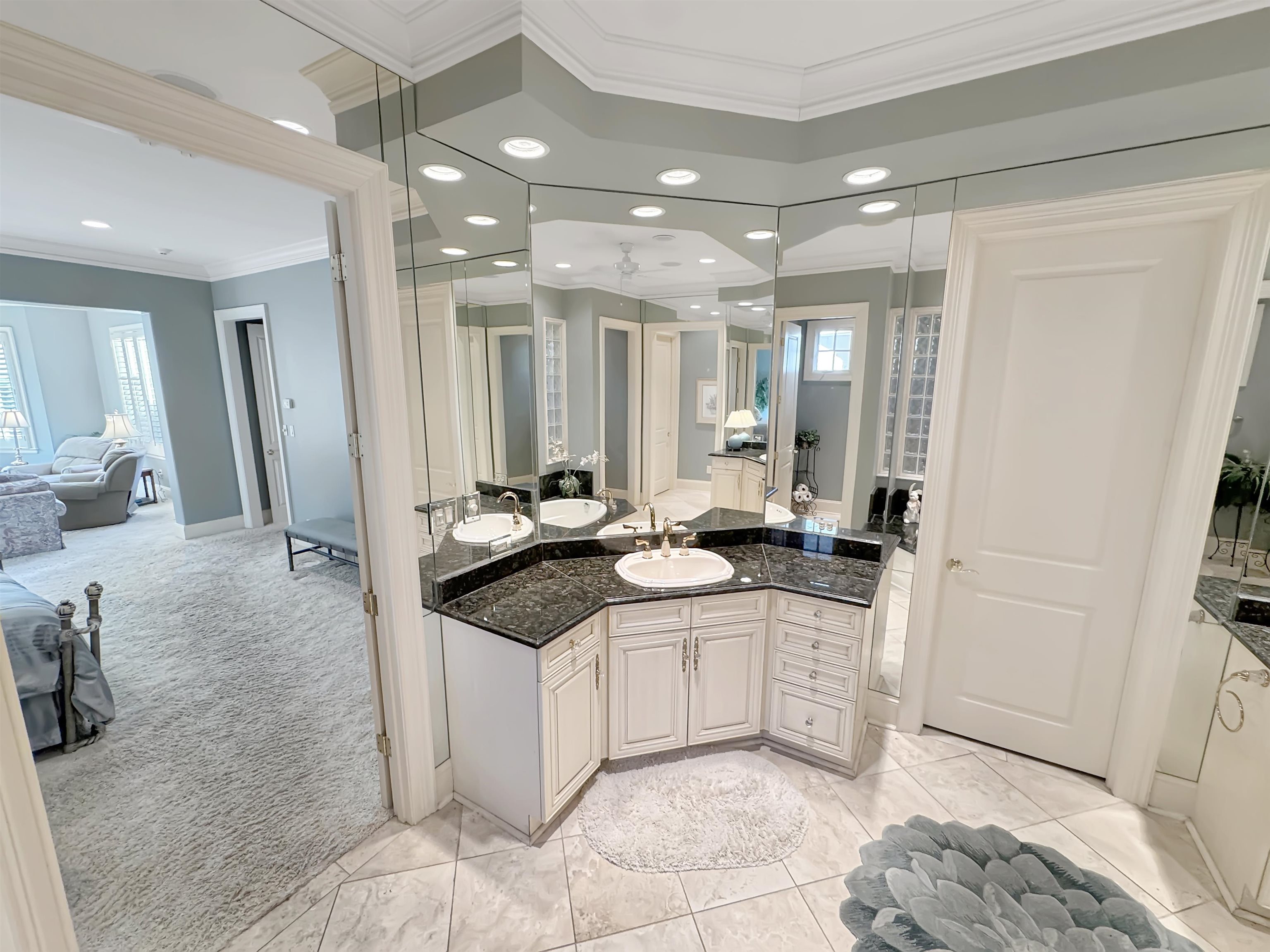 Germantown, Tennessee 38138, United States, 4 Bedrooms Bedrooms, ,5 BathroomsBathrooms,Residential,Pending,26696