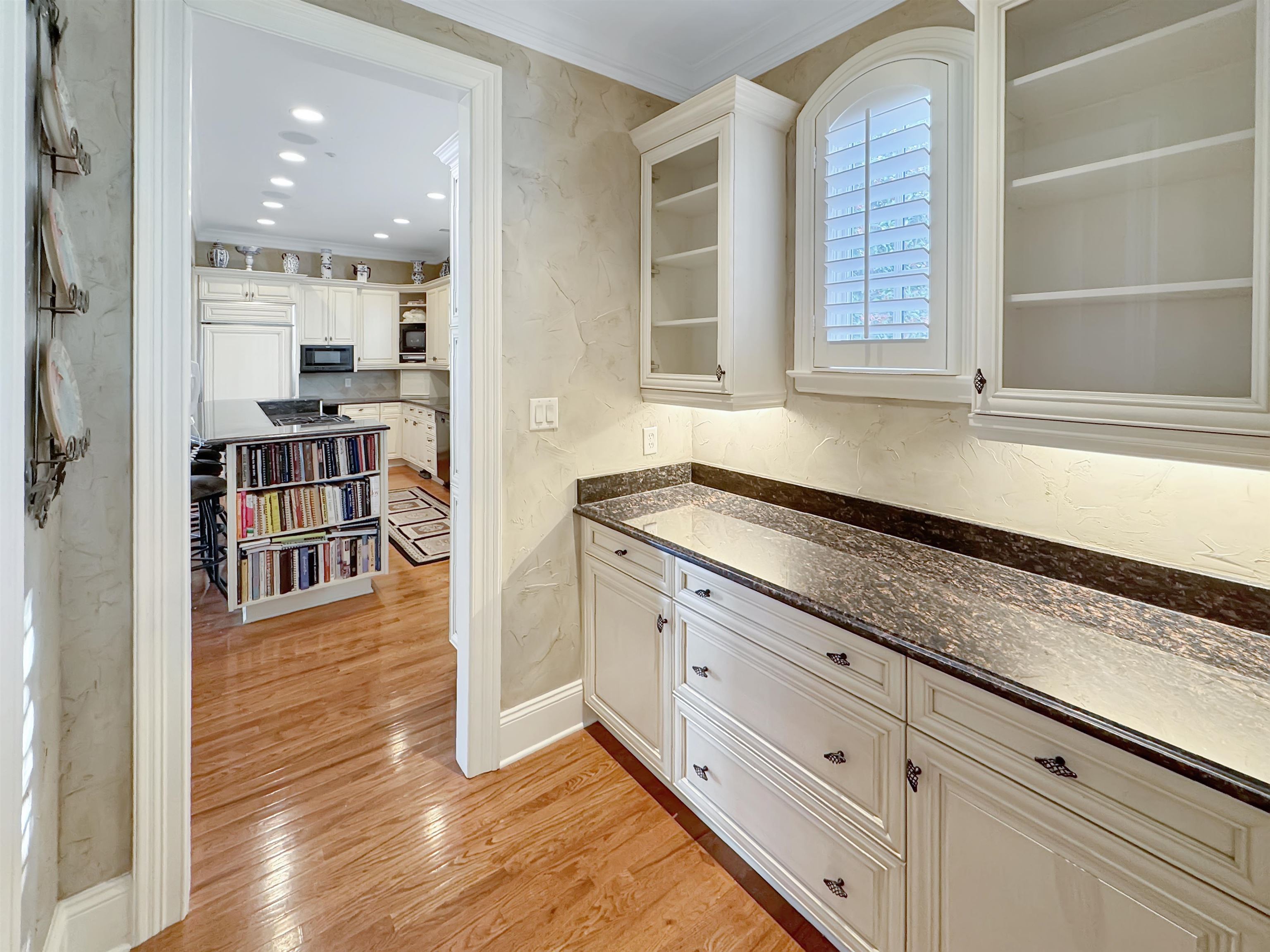 Germantown, Tennessee 38138, United States, 4 Bedrooms Bedrooms, ,5 BathroomsBathrooms,Residential,Pending,26696