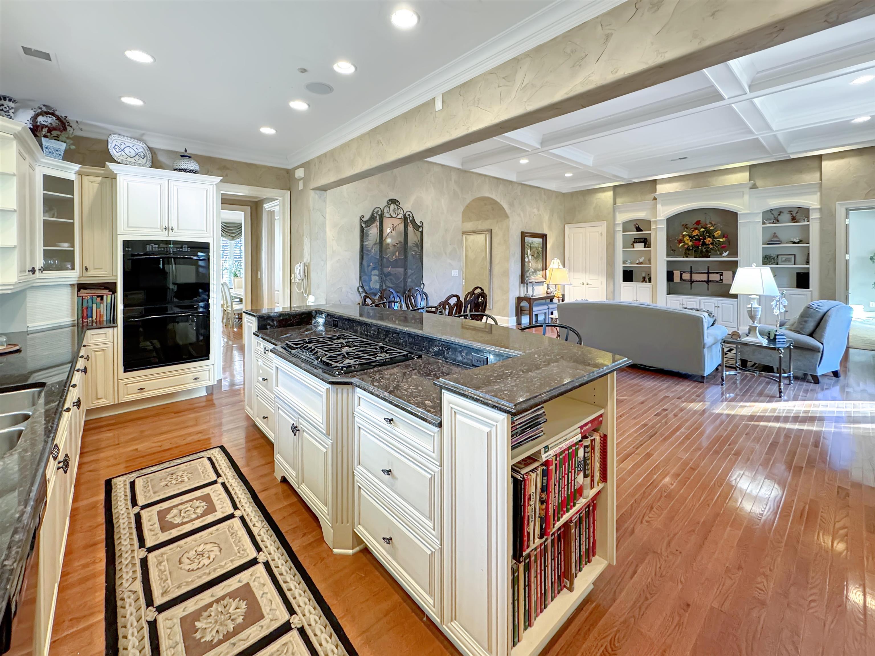 Germantown, Tennessee 38138, United States, 4 Bedrooms Bedrooms, ,5 BathroomsBathrooms,Residential,Pending,26696