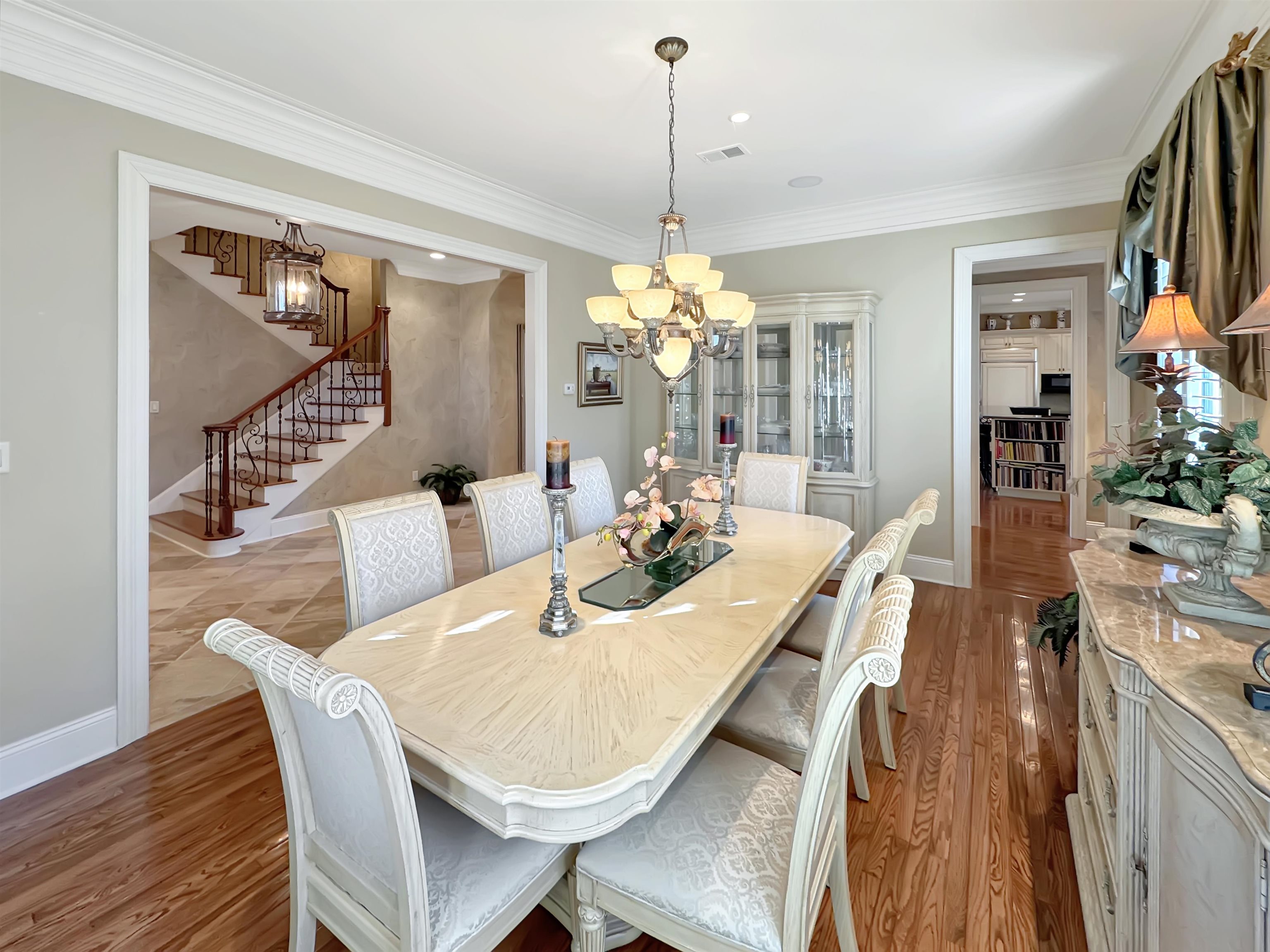 Germantown, Tennessee 38138, United States, 4 Bedrooms Bedrooms, ,5 BathroomsBathrooms,Residential,Pending,26696