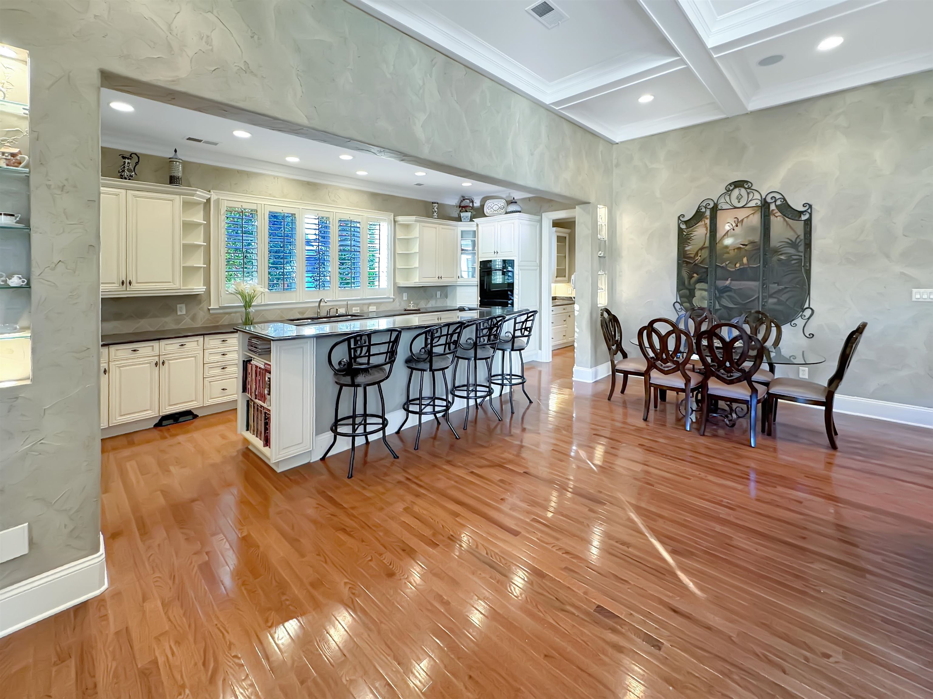 Germantown, Tennessee 38138, United States, 4 Bedrooms Bedrooms, ,5 BathroomsBathrooms,Residential,Pending,26696