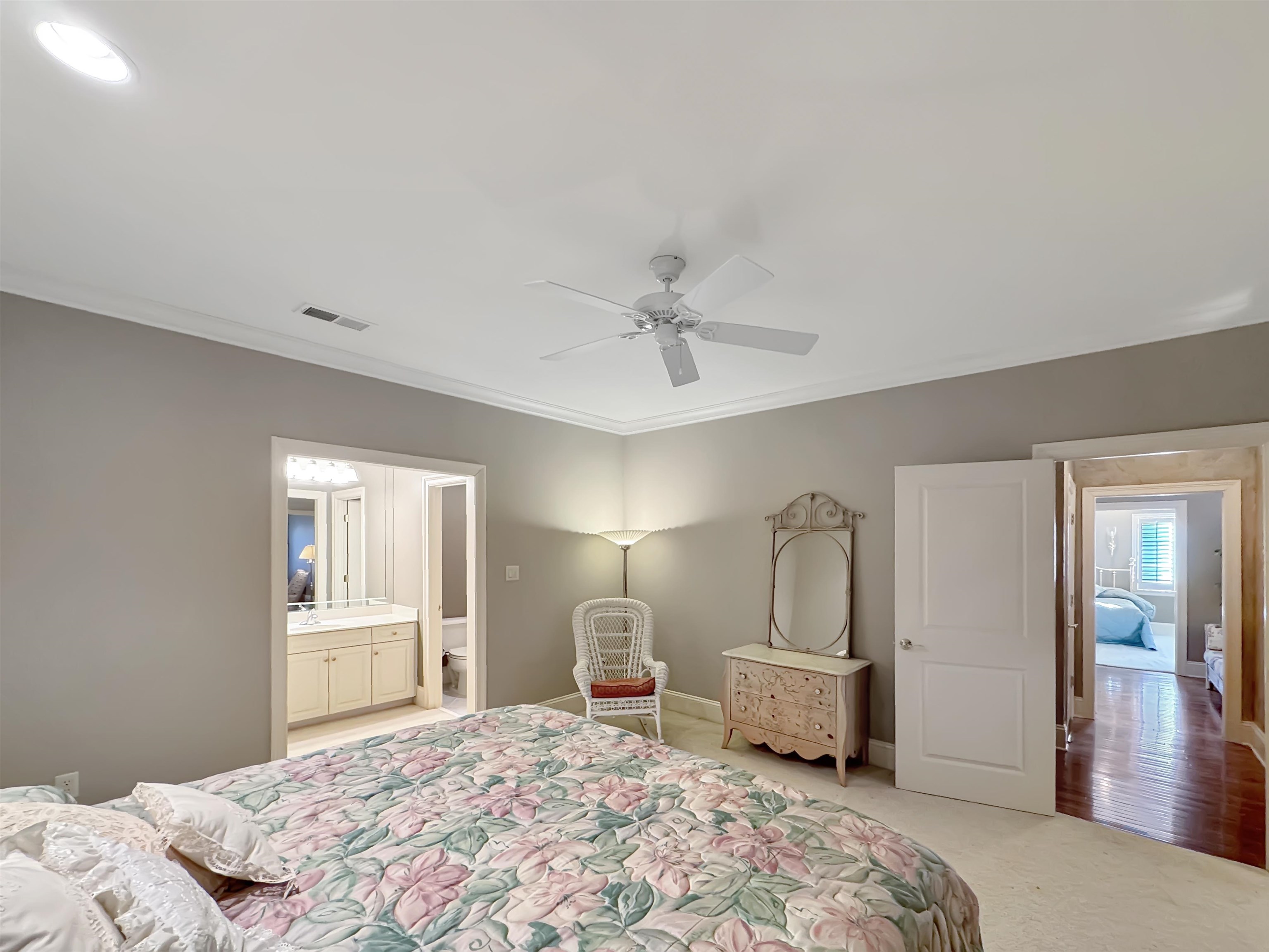 Germantown, Tennessee 38138, United States, 4 Bedrooms Bedrooms, ,5 BathroomsBathrooms,Residential,Pending,26696