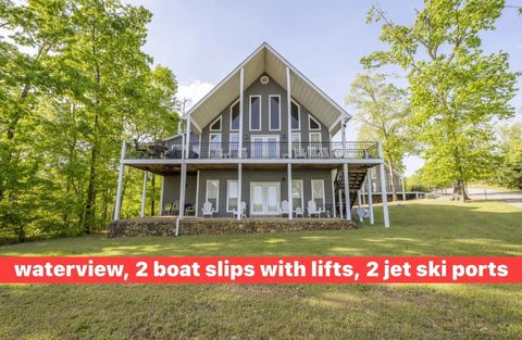 Photo of 390 QUARRY HOLLOW PT, Savannah, TN 38372 (MLS # 10219400)