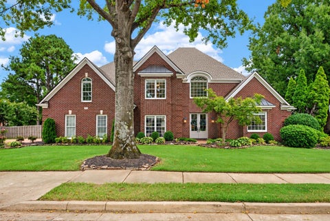 Photo of 1900 LONHILL DR, Collierville, TN 38017 (MLS # 10231266)