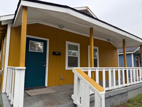 Photo of 1401 MICHIGAN ST, Memphis, TN 38106 (MLS # 10216833)