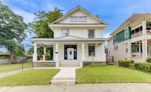 Photo of 1535 MONROE AVE, Memphis, TN 38104 (MLS # 10204408)