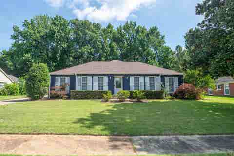 Photo of 6102 SUGAR TREE DR, Bartlett, TN 38134 (MLS # 10224487)