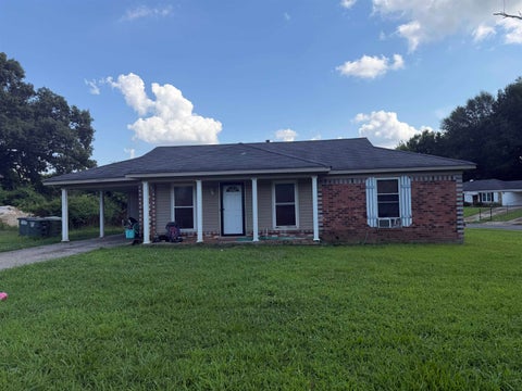 Photo of 1267 DEER TRAIL LN, Memphis, TN 38109 (MLS # 10226508)