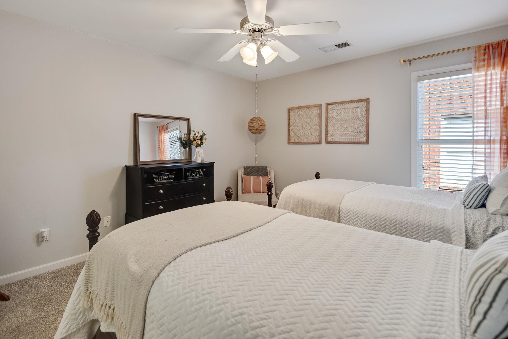 Collierville, Tennessee 38017, United States, 4 Bedrooms Bedrooms, ,3 BathroomsBathrooms,Residential,Active,227844