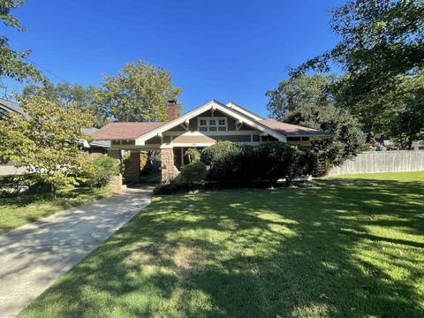 Photo of 1976 LYNDALE ST, Memphis, TN 38107 (MLS # 10207437)