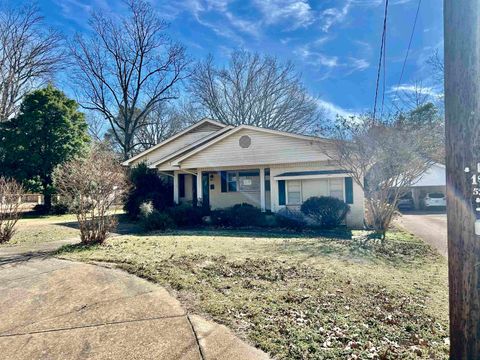 Photo of 503 TERRACE DR, Covington, TN 38019 (MLS # 10214131)
