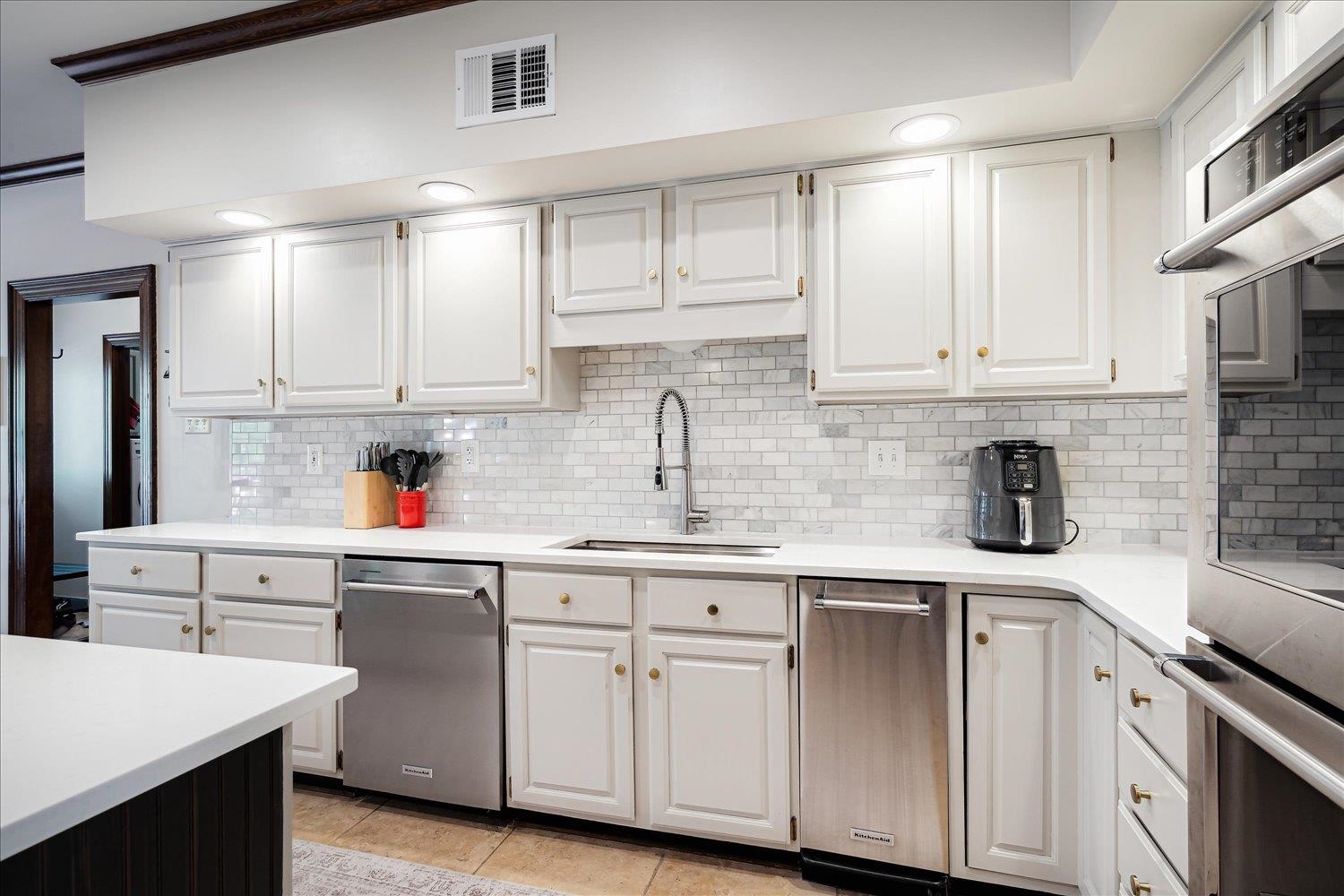 Germantown, Tennessee 38139, United States, 4 Bedrooms Bedrooms, ,3 BathroomsBathrooms,Residential,Active,201059