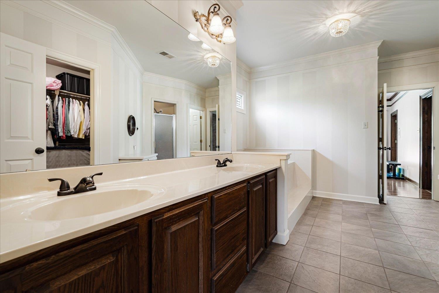 Germantown, Tennessee 38139, United States, 4 Bedrooms Bedrooms, ,3 BathroomsBathrooms,Residential,Active,201059