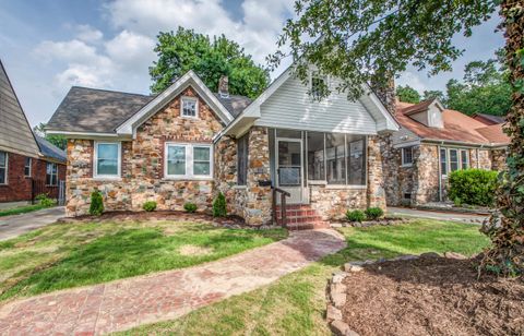 Photo of 894 N IDLEWILD ST, Memphis, TN 38107 (MLS # 10211693)