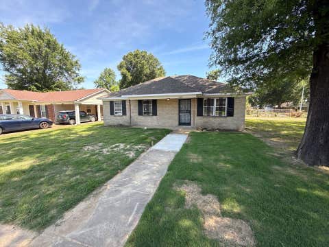 Photo of 4580 COTTONWOOD RD, Memphis, TN 38118 (MLS # 10223498)
