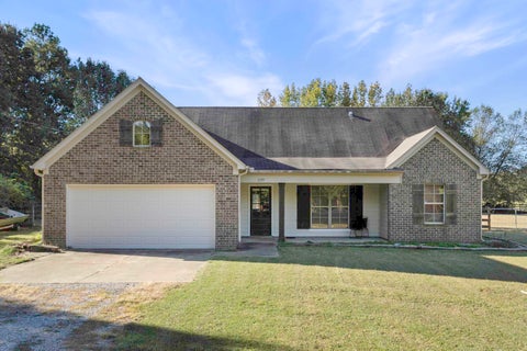 Photo of 239 AMBER CIR, Byhalia, MS 38611 (MLS # 10231713)