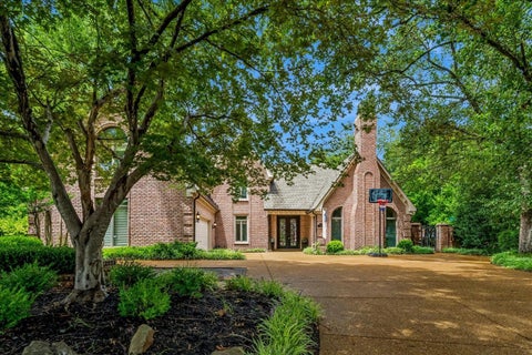 Photo of 8784 THREE CHIMNEYS DR W, Germantown, TN 38138 (MLS # 10224402)
