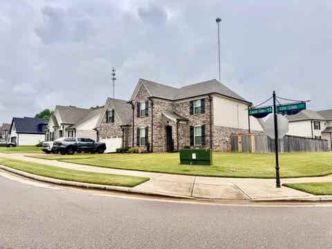 Photo of 195 LAUREL GLEN DR E, Oakland, TN 38060 (MLS # 10224335)