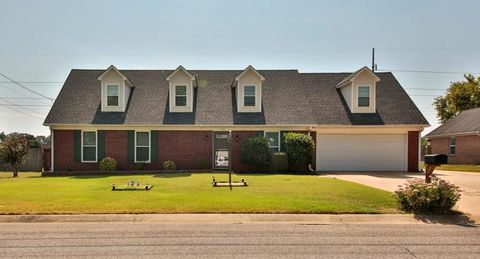 Photo of 196 BLOOMINGTON DR, Brighton, TN 38011 (MLS # 10205135)