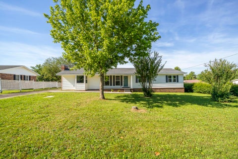 Photo of 260 BARKER DR, Savannah, TN 38372 (MLS # 10223500)