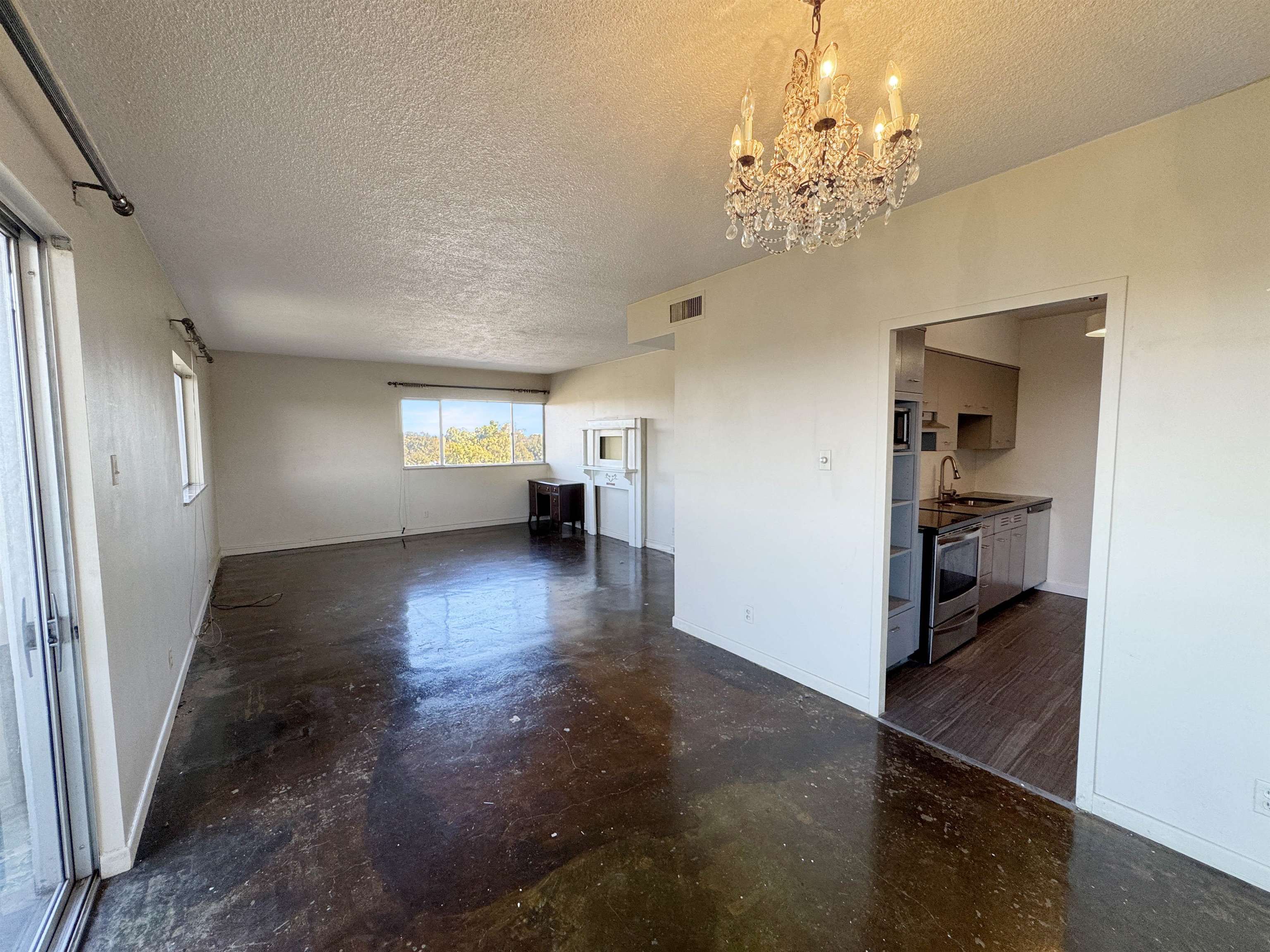 Memphis, Tennessee 38112, United States, 2 Bedrooms Bedrooms, ,2 BathroomsBathrooms,Residential,Active,245023