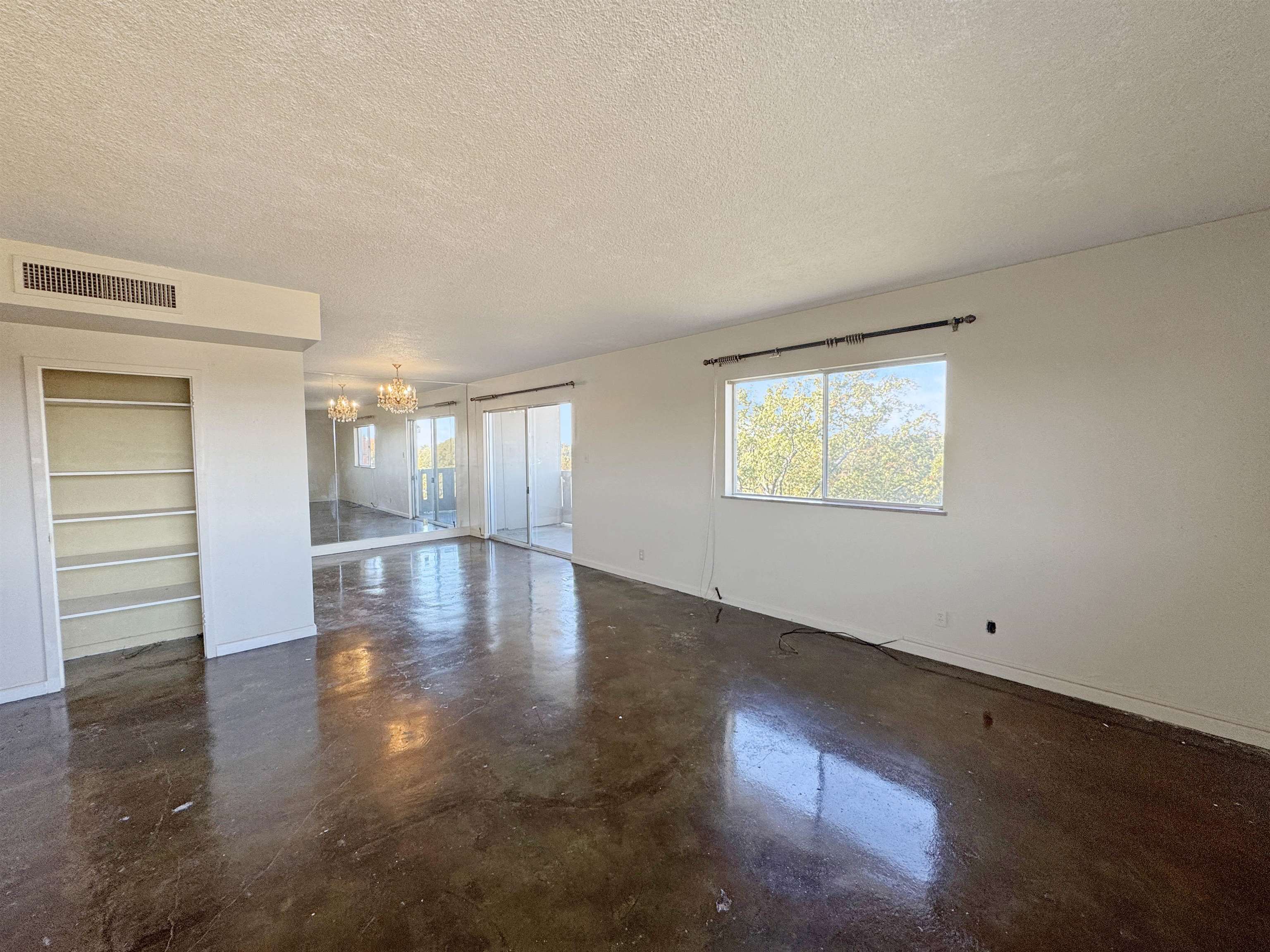 Memphis, Tennessee 38112, United States, 2 Bedrooms Bedrooms, ,2 BathroomsBathrooms,Residential,Active,245023